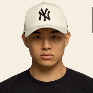 New Era 9Forty A-Frame Adjustable Cap NWT New York Yankees Ecru O/S